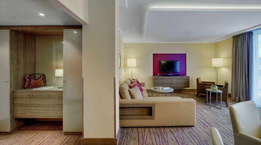Courtyard By Marriott Linz Hotell Exteriör bild