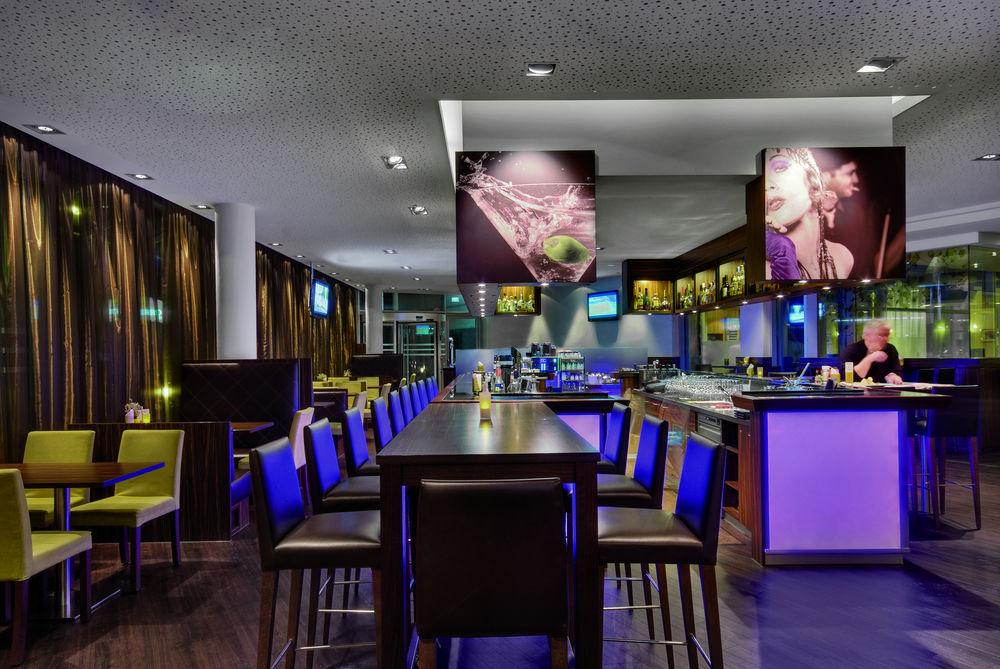 Courtyard By Marriott Linz Hotell Exteriör bild