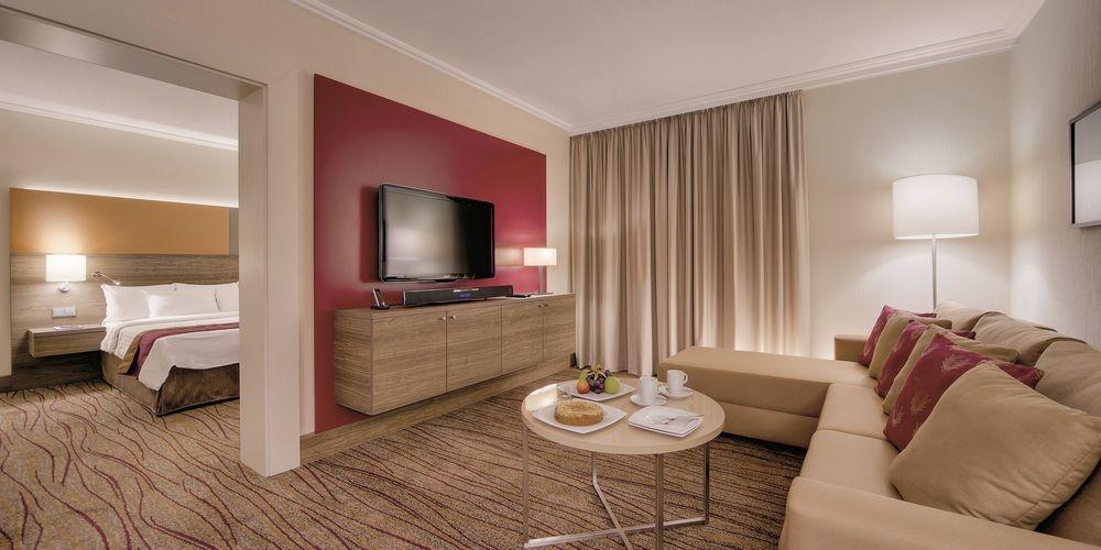 Courtyard By Marriott Linz Hotell Exteriör bild
