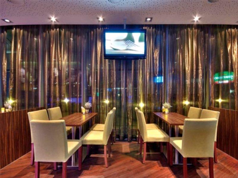 Courtyard By Marriott Linz Hotell Restaurang bild