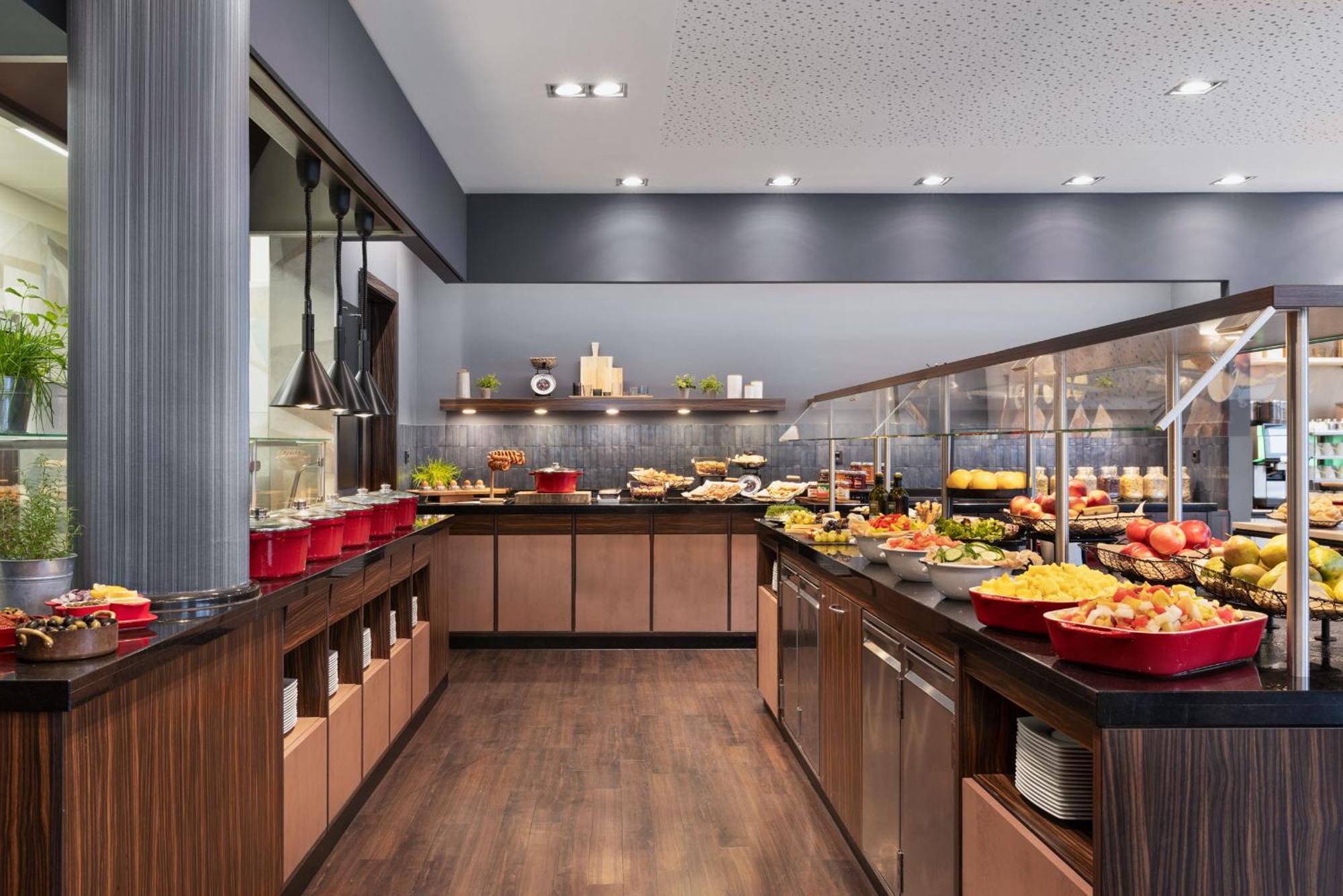 Courtyard By Marriott Linz Hotell Exteriör bild