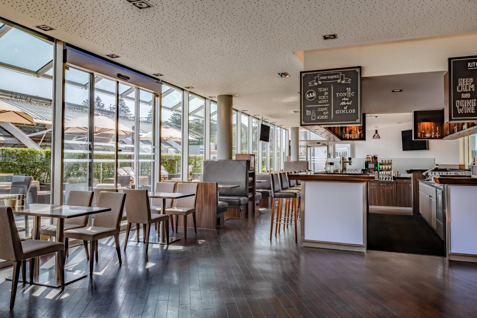 Courtyard By Marriott Linz Hotell Exteriör bild