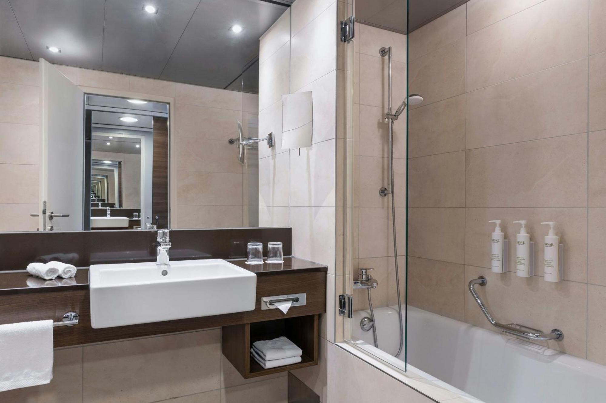 Courtyard By Marriott Linz Hotell Exteriör bild