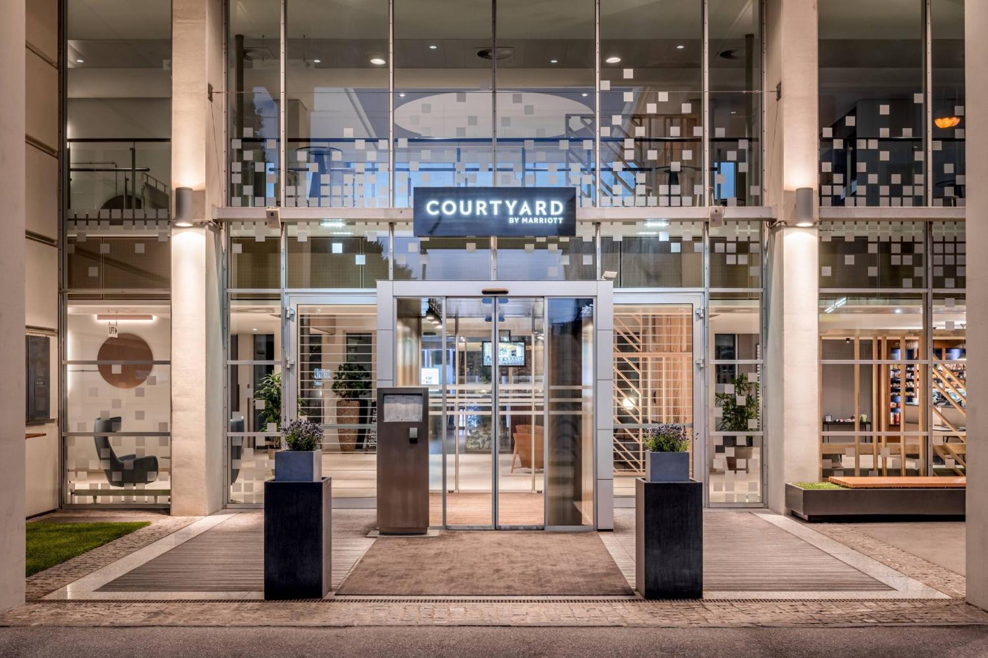 Courtyard By Marriott Linz Hotell Exteriör bild